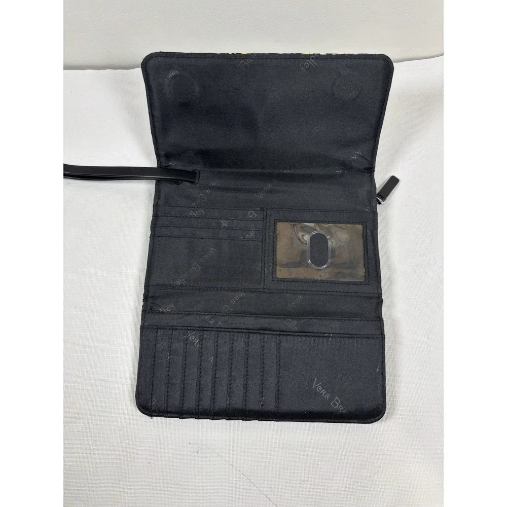 Vera Bradley Trifold Wallet Clutch Black‎ Paisley Floral Print Wristlet Quilted